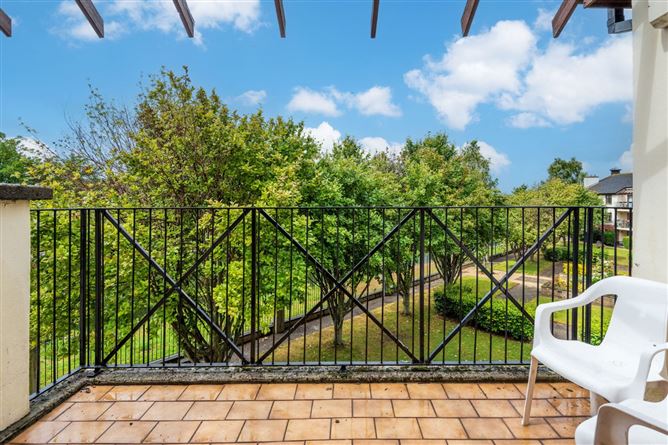 63 Grand Canal View, James's Walk, Dublin