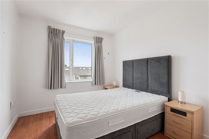 63 Grand Canal View, James's Walk, Dublin