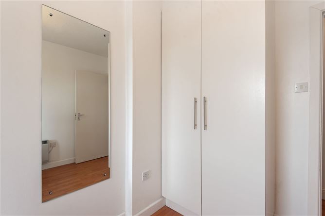 63 Grand Canal View, James's Walk, Dublin