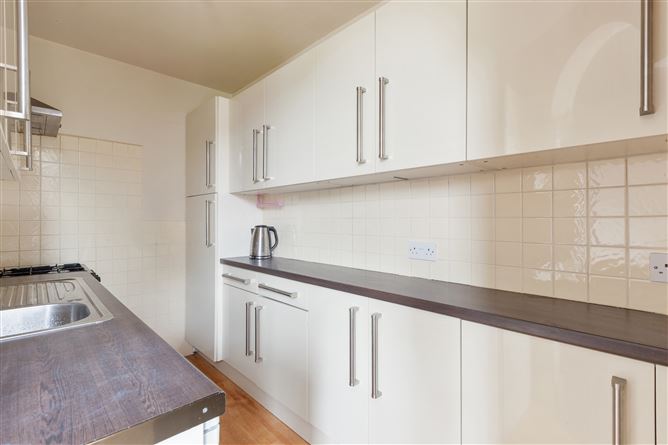https://photos-a.propertyimages.ie/media/2/6/1/4947162/85bfb449-dd82-421f-a4f1-174509c541b3_l.jpg