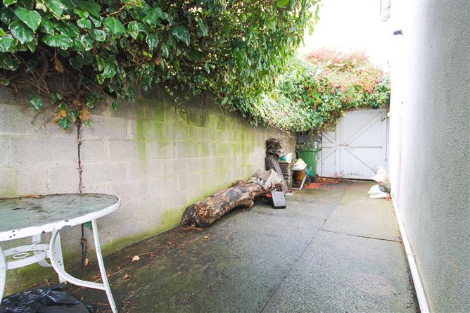 2 Alderwood Park, Springfield, Dublin 24