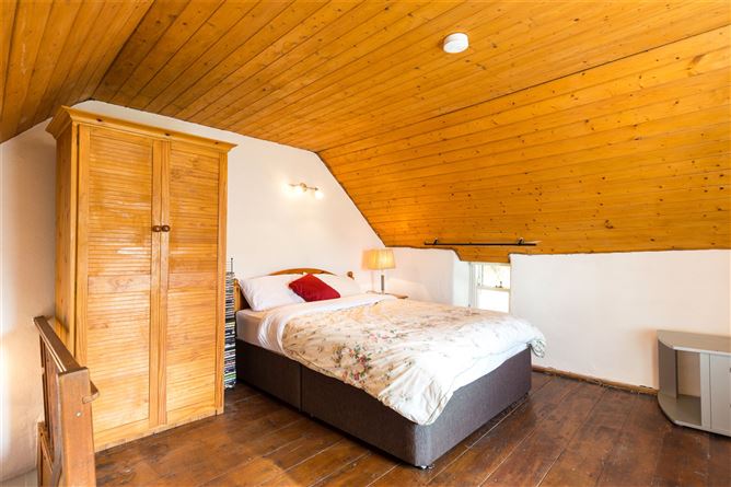 An Teach Oilean, Crossfarnoge, Kilmore Quay, Co. Wexford