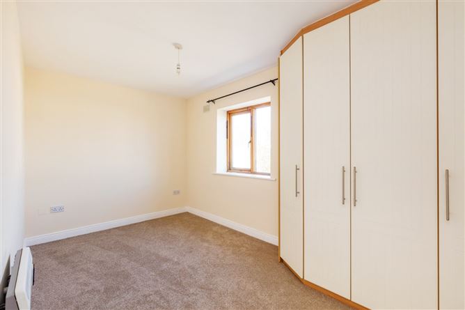 4 The Court, Larch Hill, Santry, Dublin 17
