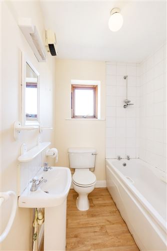 4 The Court, Larch Hill, Santry, Dublin 17