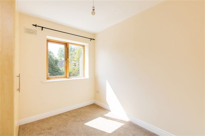 4 The Court, Larch Hill, Santry, Dublin 17