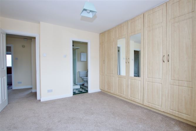8 Woodville Close, Woodville Grange, Athlone, Co. Westmeath
