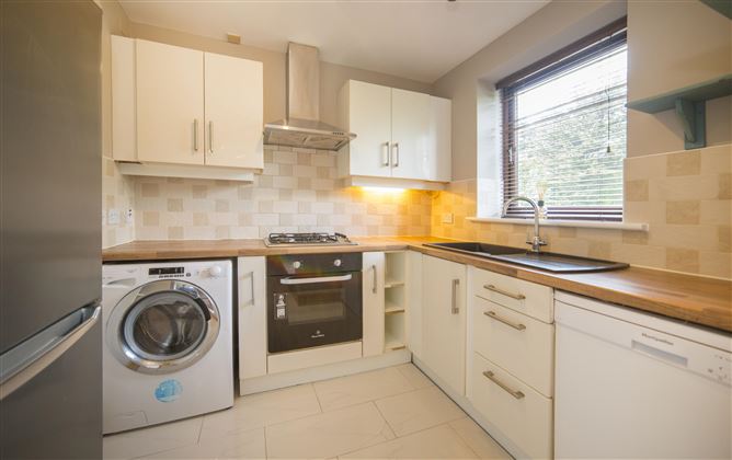 5 Castlegate Green, Adamstown Castle, Lucan, Dublin