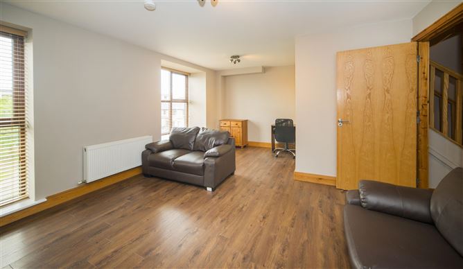 5 Castlegate Green, Adamstown Castle, Lucan, Dublin