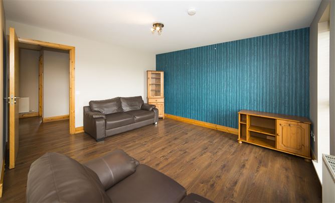 5 Castlegate Green, Adamstown Castle, Lucan, Dublin