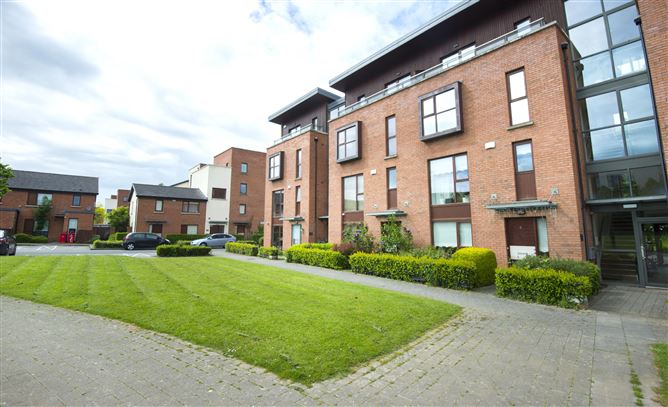 5 Castlegate Green, Adamstown Castle, Lucan, Dublin