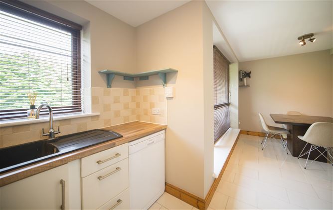 5 Castlegate Green, Adamstown Castle, Lucan, Dublin