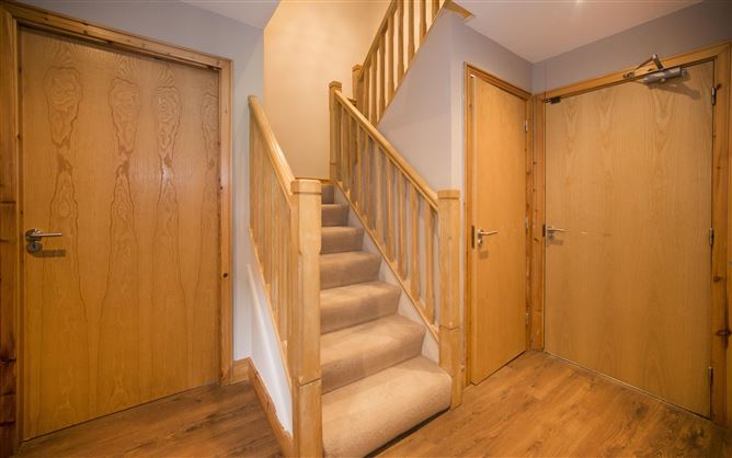 5 Castlegate Green, Adamstown Castle, Lucan, Dublin