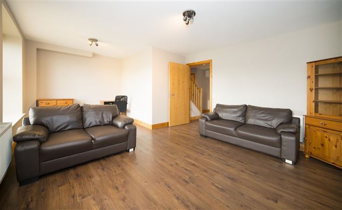 5 Castlegate Green, Adamstown Castle, Lucan, Dublin
