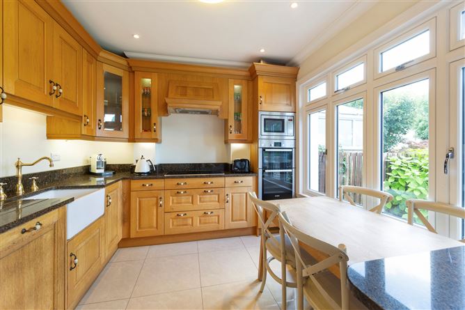 https://photos-a.propertyimages.ie/media/2/6/2/4828262/2556eb56-0251-4311-bbb7-3b0592008d6b_l.jpg