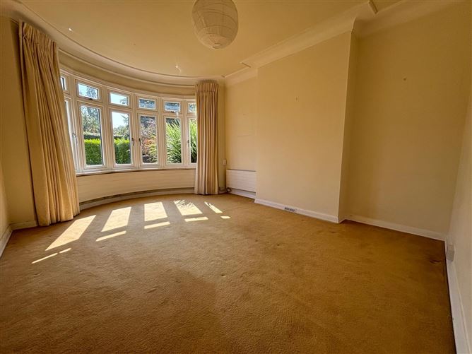https://photos-a.propertyimages.ie/media/2/6/2/4828262/2556eb56-0251-4311-bbb7-3b0592008d6b_l.jpg