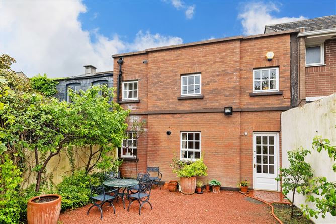 33 Heytesbury Lane, Ballsbridge, Dublin 4