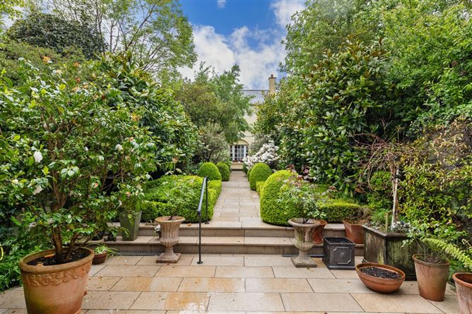 33 Heytesbury Lane, Ballsbridge, Dublin 4