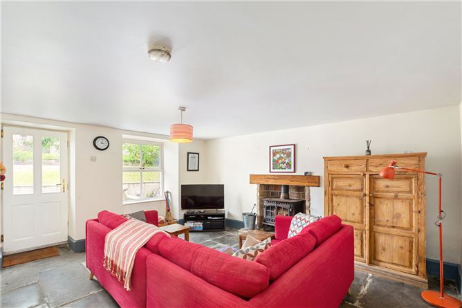 https://photos-a.propertyimages.ie/media/2/6/2/5002262/5ca7e7a3-f98e-43d3-8d27-1337481f03db_l.jpg