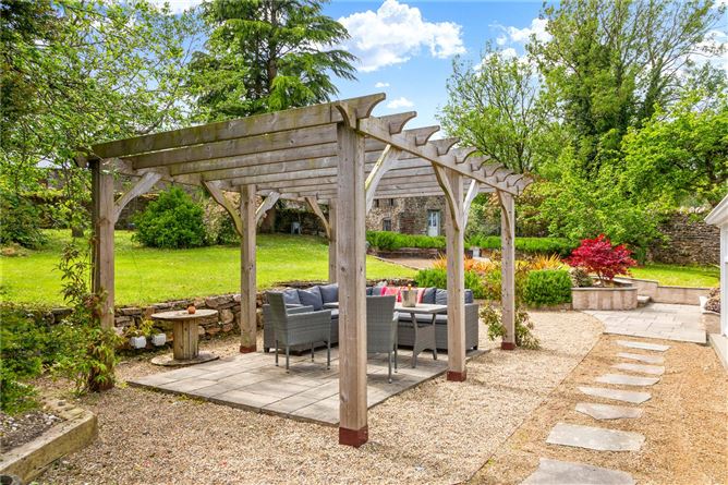 https://photos-a.propertyimages.ie/media/2/6/2/5002262/5ca7e7a3-f98e-43d3-8d27-1337481f03db_l.jpg