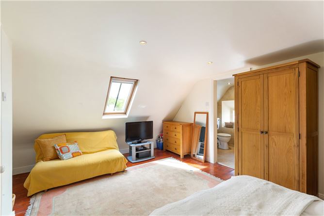 https://photos-a.propertyimages.ie/media/2/6/2/5002262/5ca7e7a3-f98e-43d3-8d27-1337481f03db_l.jpg