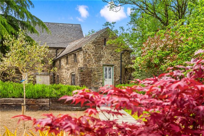 https://photos-a.propertyimages.ie/media/2/6/2/5002262/5ca7e7a3-f98e-43d3-8d27-1337481f03db_l.jpg