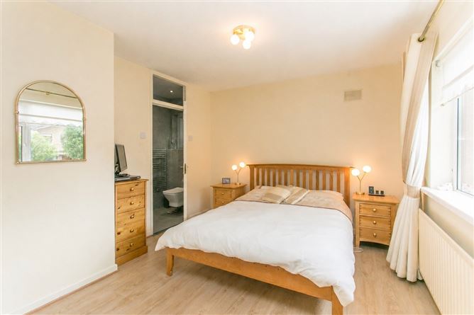 Photo 15 of 23 — 98 Wesbury, Stillorgan, Co. Dublin