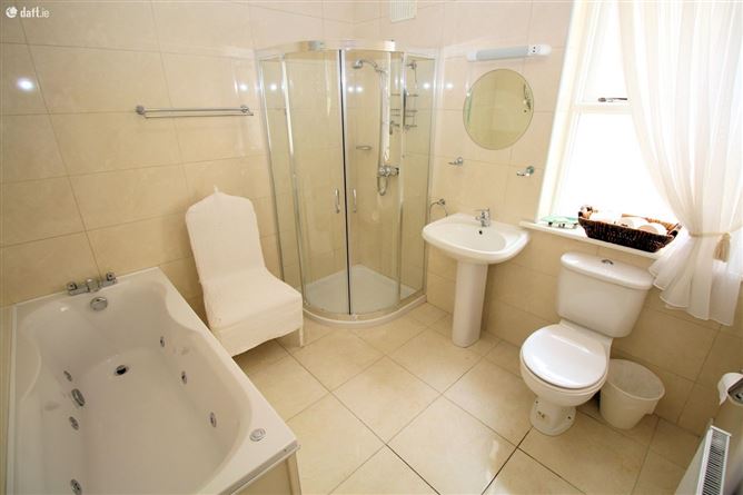 20 Lower O'Connell Street, Kinsale, Cork