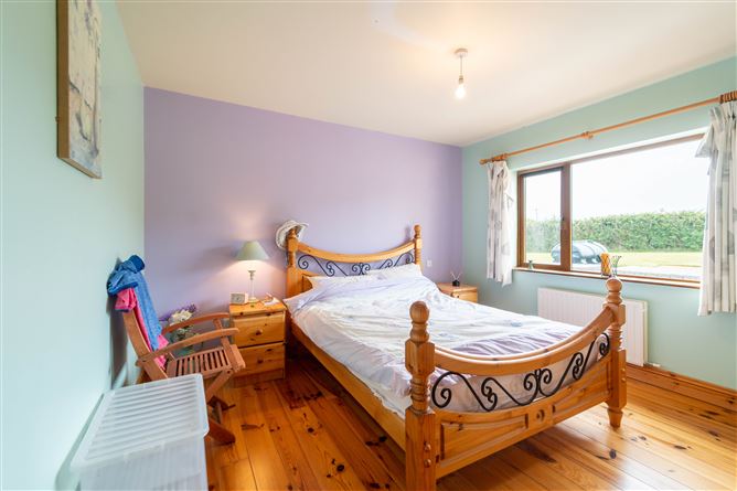 No. 2 Oilean Rua, Ballyferriter, Kerry