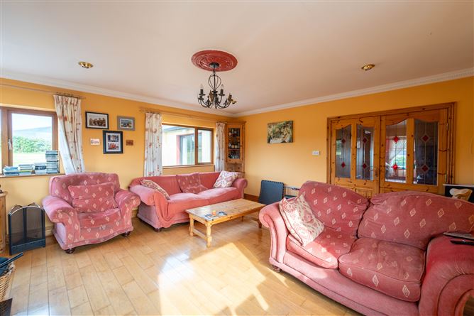 No. 2 Oilean Rua, Ballyferriter, Kerry