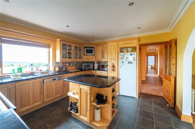 No. 2 Oilean Rua, Ballyferriter, Kerry