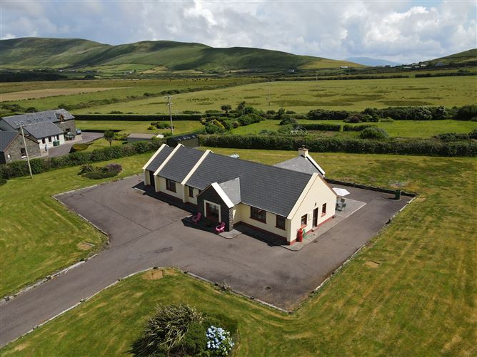No. 2 Oilean Rua, Ballyferriter, Kerry