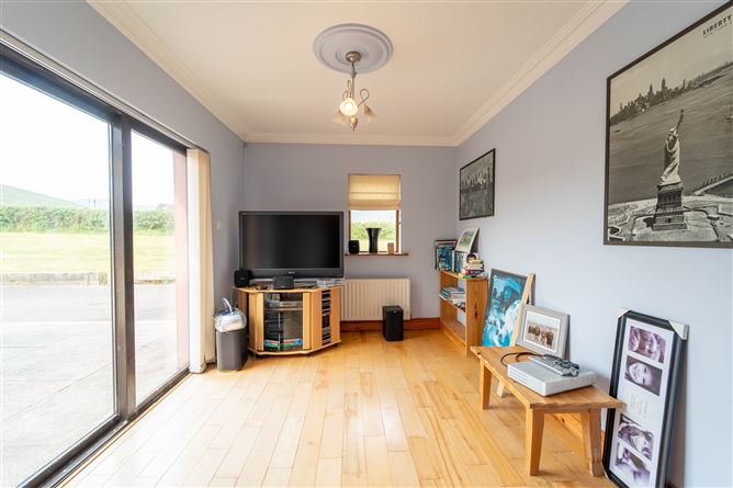 No. 2 Oilean Rua, Ballyferriter, Kerry