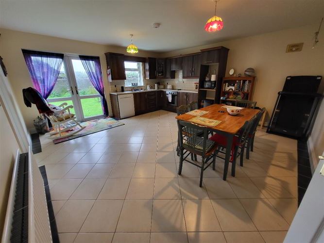 2 Pracklands Crescent, Tubbercurry, Sligo