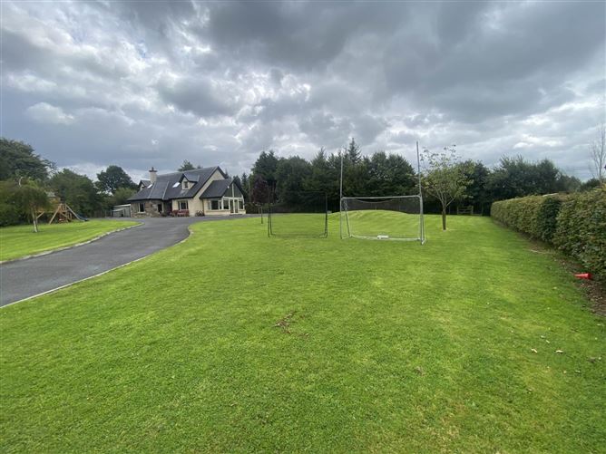 Shower Corner, Ballymakeogh, Newport, County Tipperary