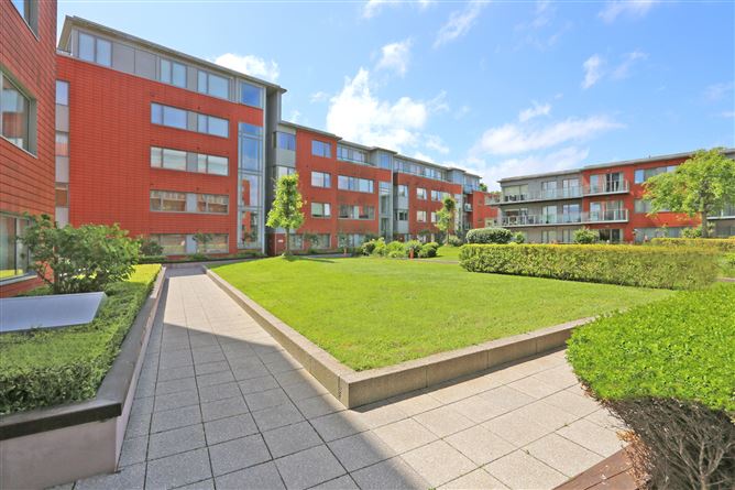 69 The Sarsfield, The Strand, Limerick