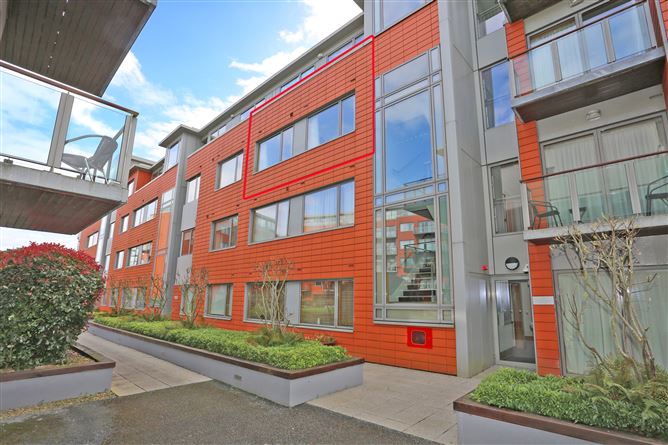 69 The Sarsfield, The Strand, Limerick