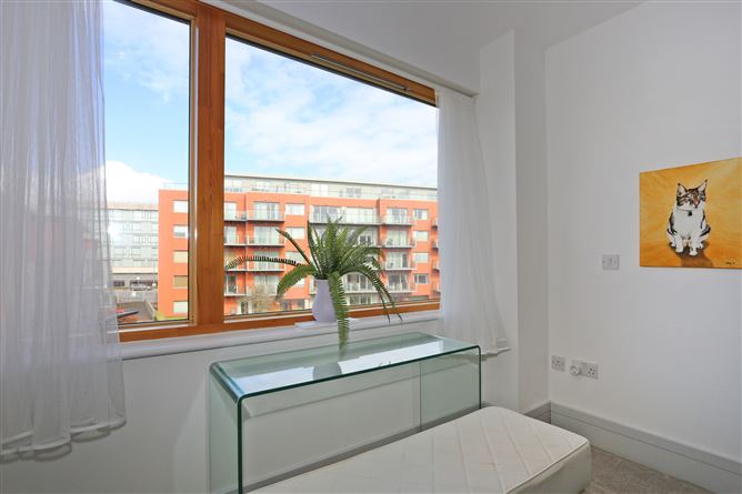 69 The Sarsfield, The Strand, Limerick