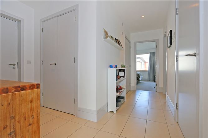 69 The Sarsfield, The Strand, Limerick