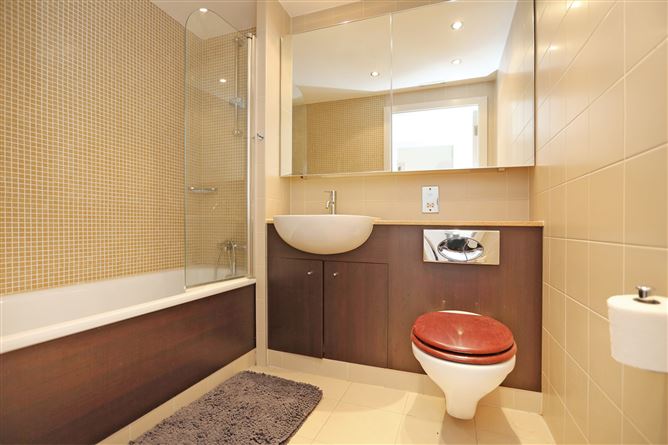 69 The Sarsfield, The Strand, Limerick