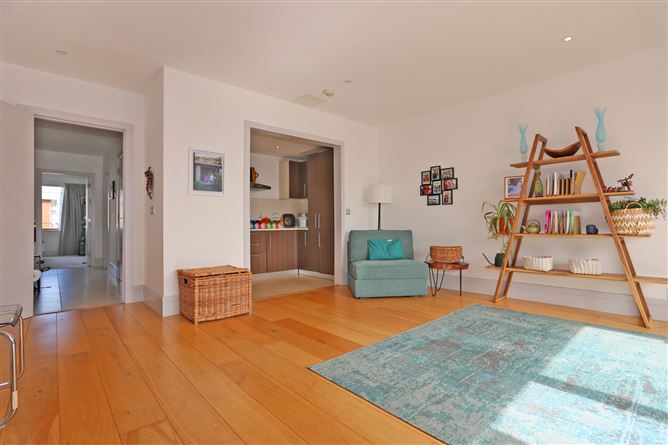 69 The Sarsfield, The Strand, Limerick