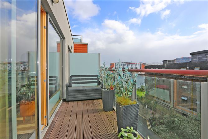 69 The Sarsfield, The Strand, Limerick