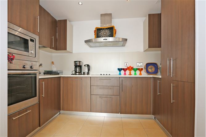 69 The Sarsfield, The Strand, Limerick