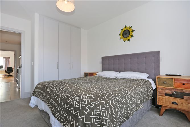 69 The Sarsfield, The Strand, Limerick