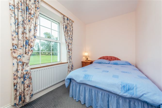 Beechfield House On c. 34 Acres / 13.8 HA., Rathballylong, Blessington, Wicklow