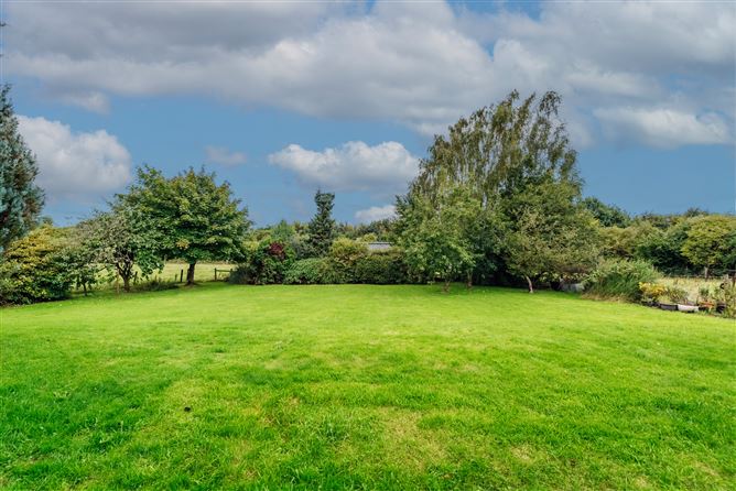 Beechfield House On c. 34 Acres / 13.8 HA., Rathballylong, Blessington, Wicklow