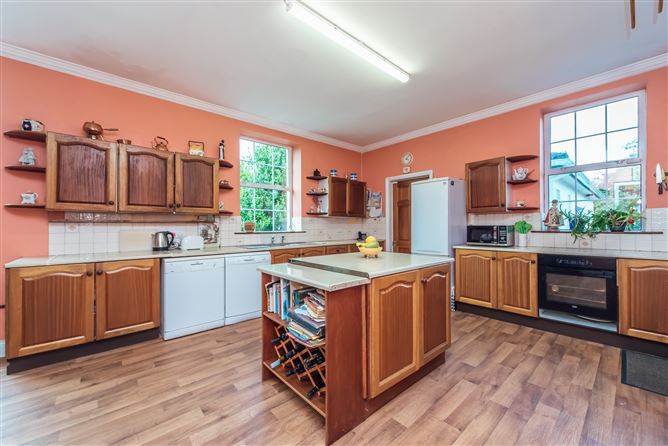 Beechfield House On c. 34 Acres / 13.8 HA., Rathballylong, Blessington, Wicklow