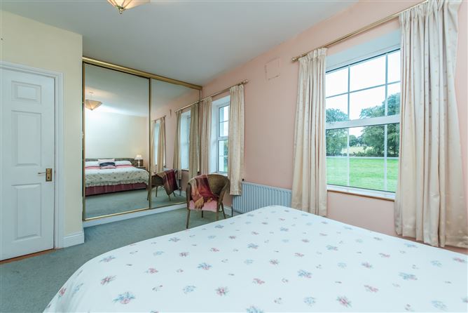 Beechfield House On c. 34 Acres / 13.8 HA., Rathballylong, Blessington, Wicklow