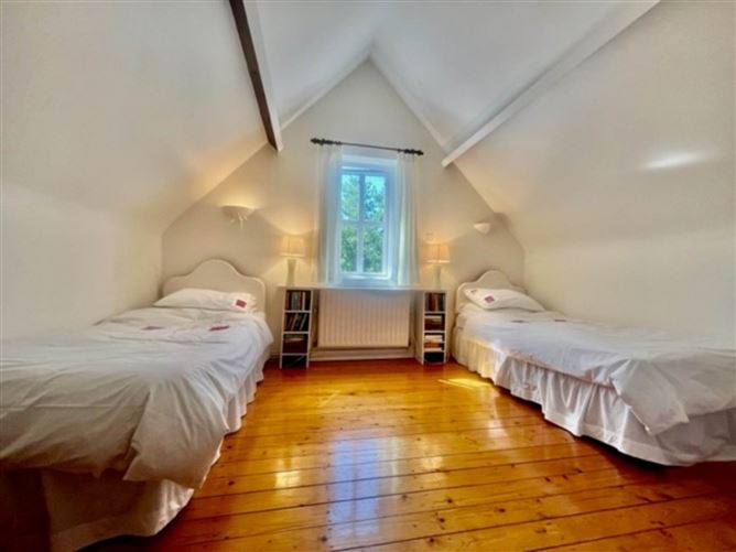 5 Burren Cottages, Abbey West, Bellharbour, Co. Clare