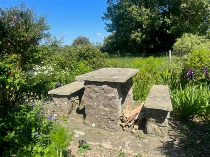 5 Burren Cottages, Abbey West, Bellharbour, Co. Clare