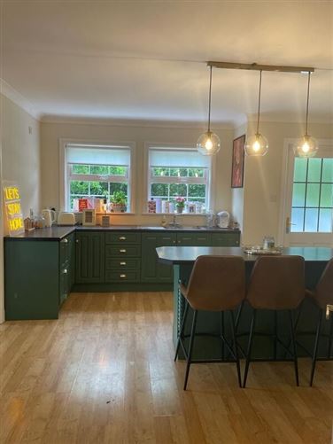 Safe Family Homestay with Private E, Carrick-on-Shannon, Co. Leitrim